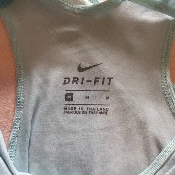 Nike Dri Fit workout tank size M - Picture 4 of 4